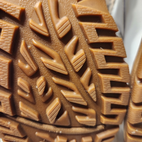 Ugg winter boots - Picture 8 of 13